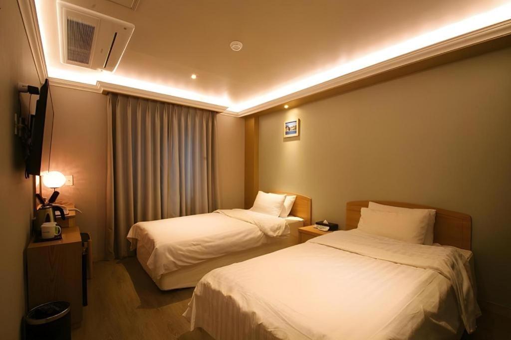 Jeju Sejong Hotel Exterior photo