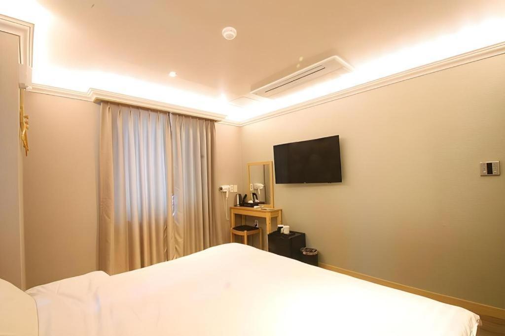 Jeju Sejong Hotel Exterior photo