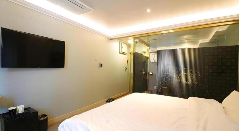 Jeju Sejong Hotel Exterior photo